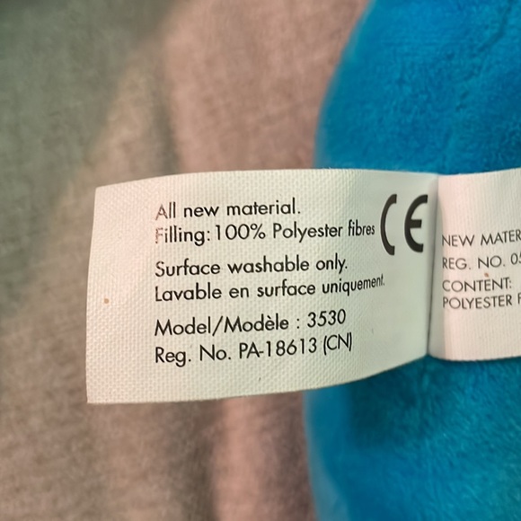2 Fingerlings Big Blue 1 is Boris and the Aqua 1 is Ombré Ava. Both talk. - Picture 8 of 8